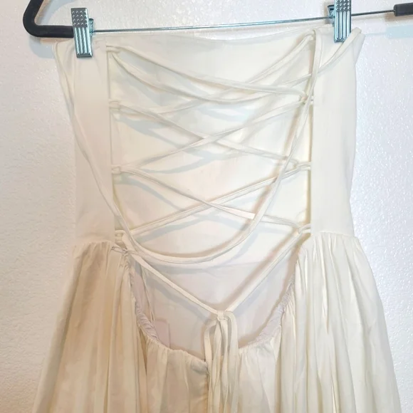 REFORMATION Kaede Dress in White - Picture 9 of 14